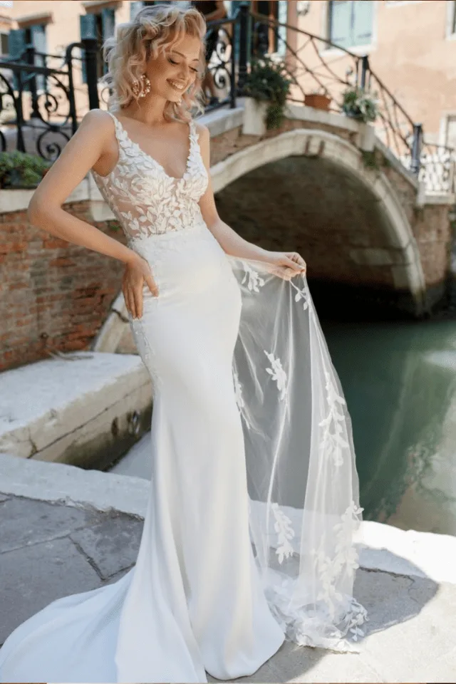Brautkleid aus der Kollektion von Glücksmoment Brautmode Oldenburg