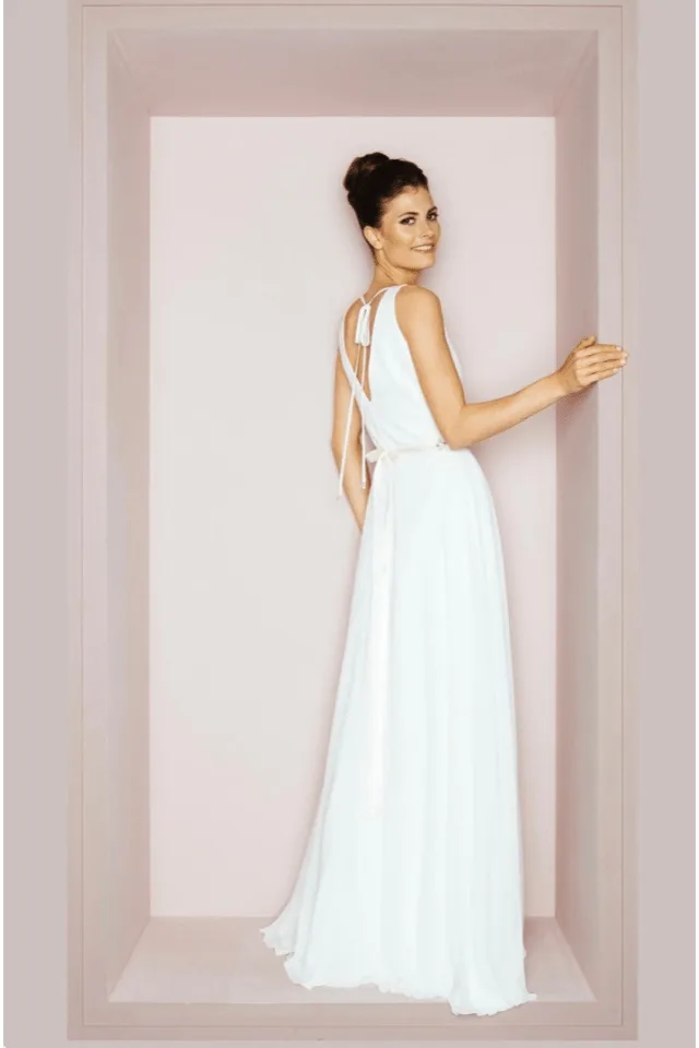 Brautkleid aus der Kollektion von Glücksmoment Brautmode Oldenburg