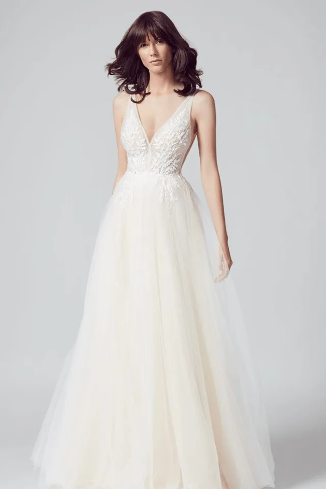 Brautkleid aus der Kollektion von Glücksmoment Brautmode Oldenburg