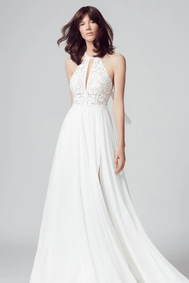 Brautkleid aus der Kollektion von Glücksmoment Brautmode Oldenburg