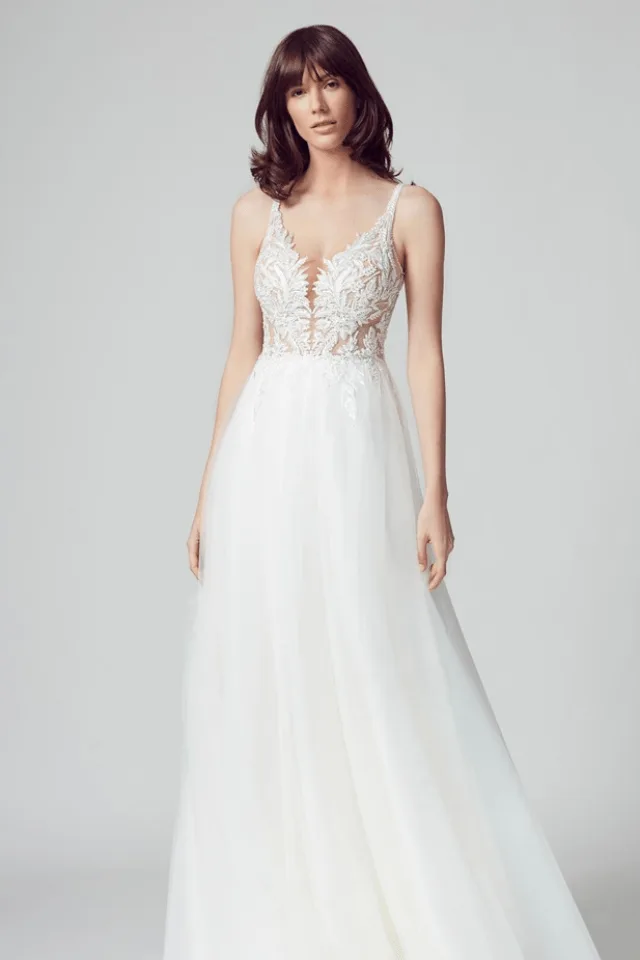 Brautkleid aus der Kollektion von Glücksmoment Brautmode Oldenburg