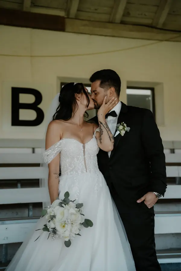 Brautkleid: Off-Shoulder und viel Tüll – Glücksmoment Brautmode Oldenburg