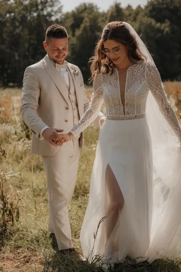 Brautkleid: Ein Schritt, ein Schlitz – Glücksmoment Brautmode Oldenburg